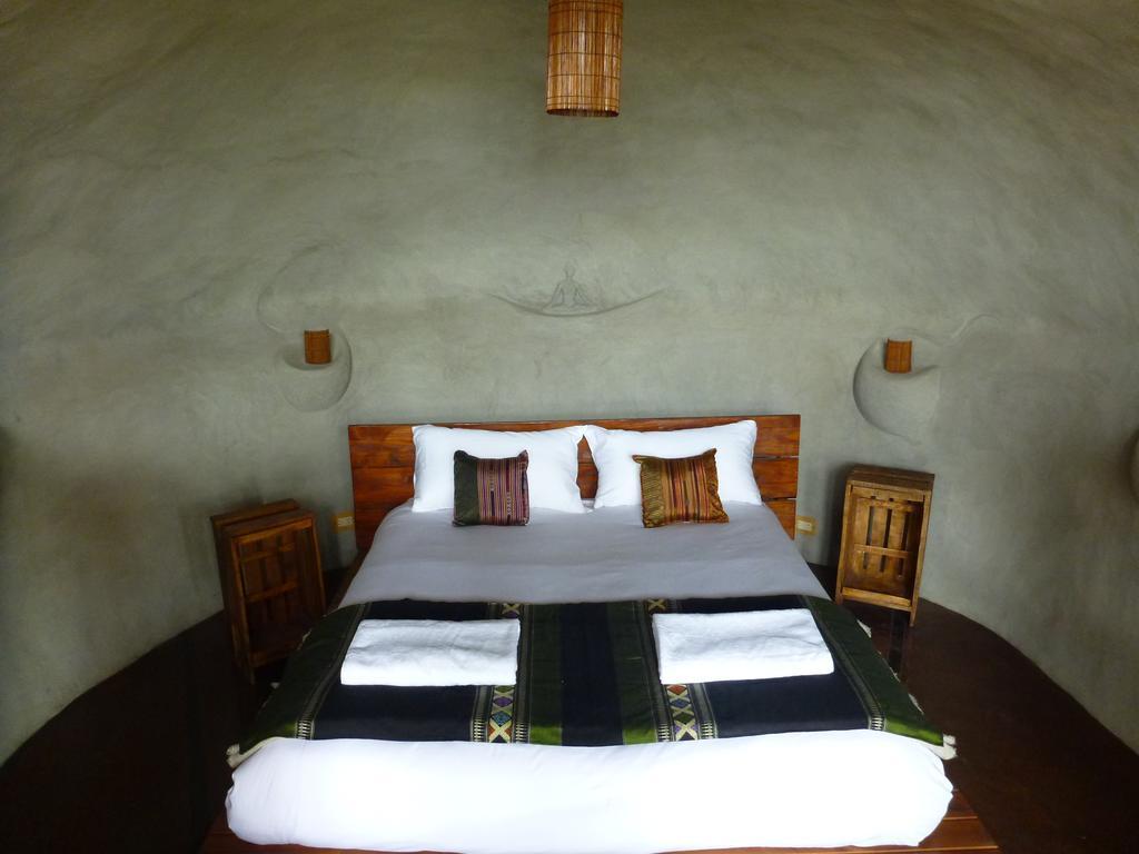 Earthship Patagonia Eco Accommodations Эль-Больсон Номер фото